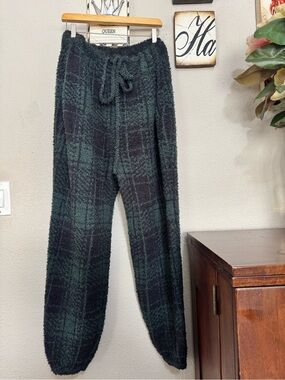 SKIMS Dark Green and Black Plaid Cozy Lounge Pants with pockets